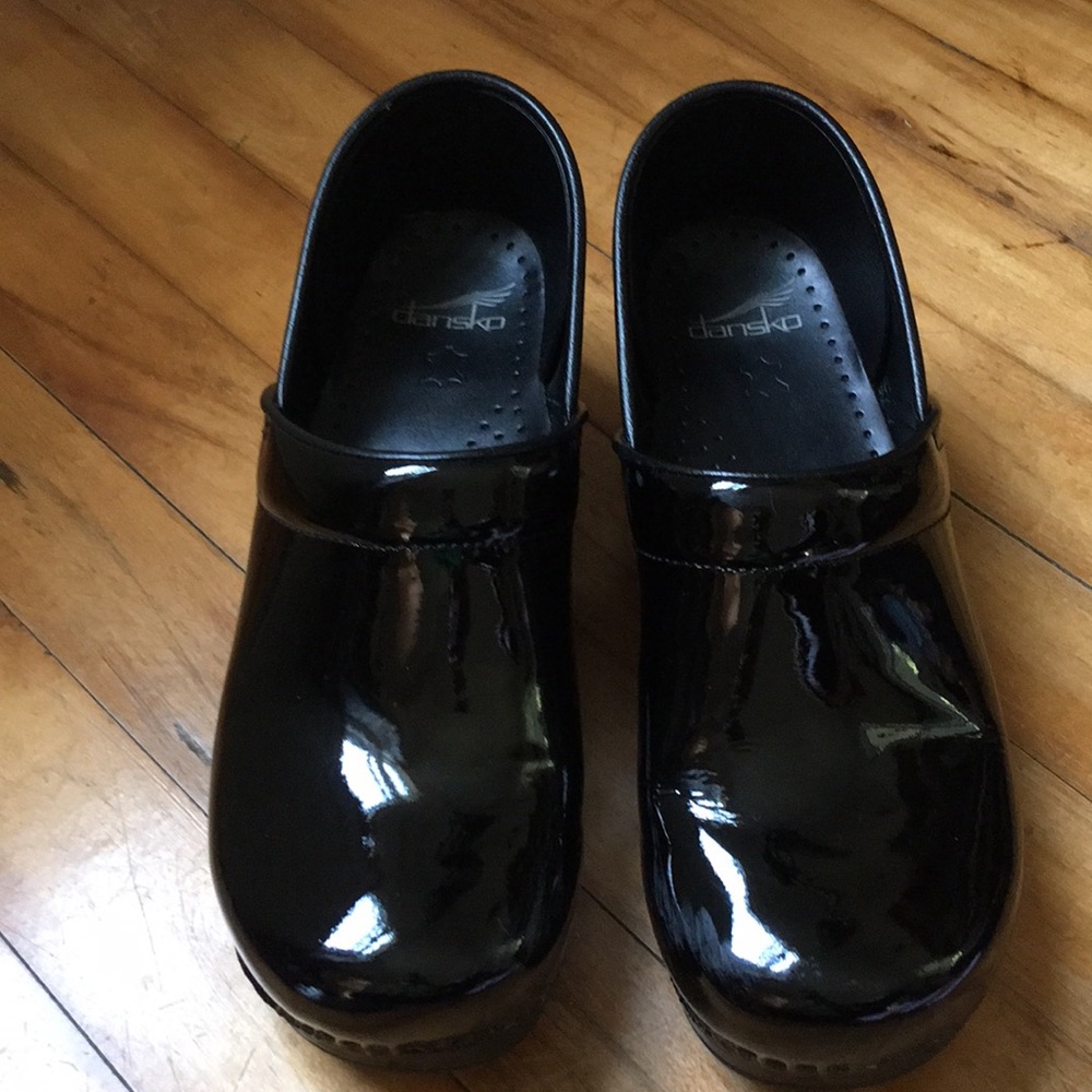 Dansko Patent Leather Professional Clogs 40
